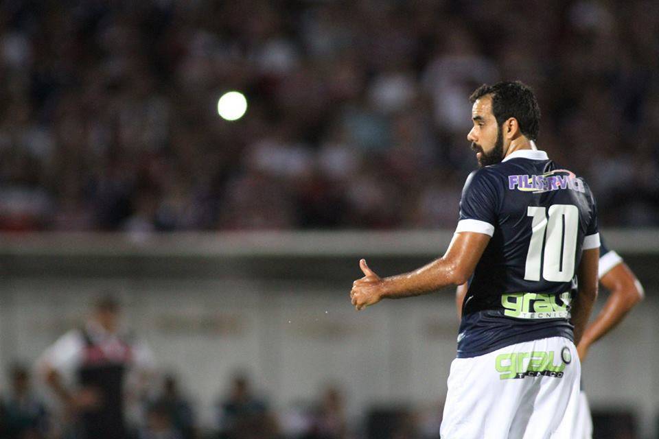 Daniel Costa firma novo vínculo com o Santa