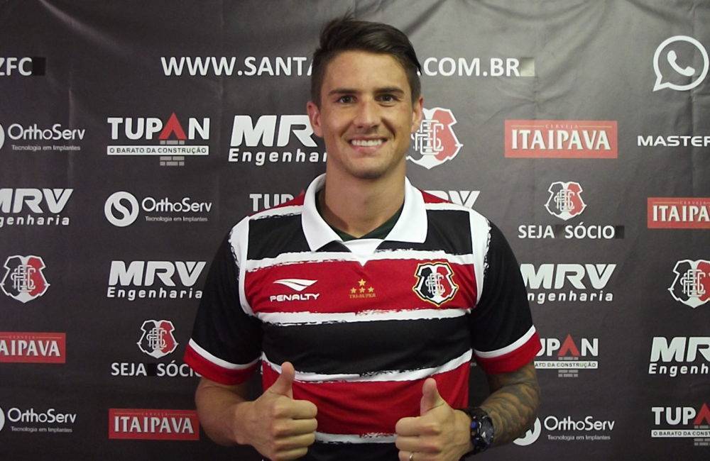 Chegada ao clube foi especial, destaca Everaldo