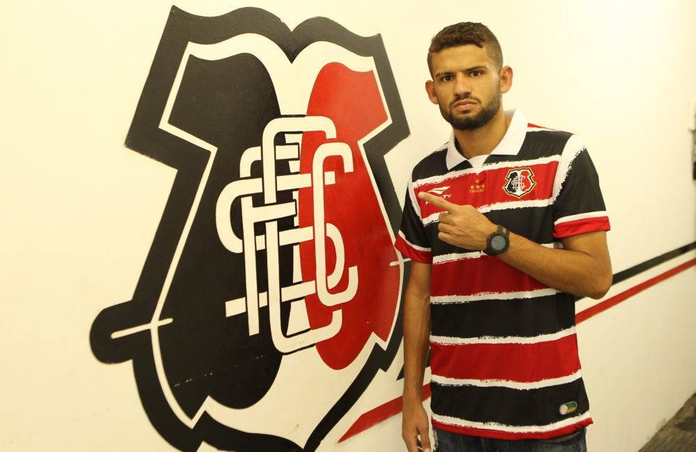 Jadson, 22 anos, reforça o elenco tricolor