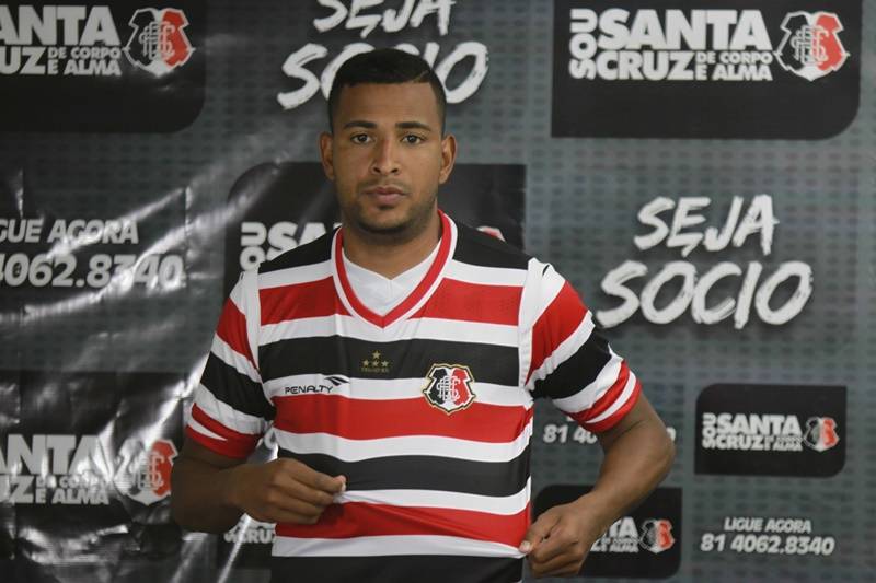 Pronto para estreia, Allan Vieira comenta função dentro do time