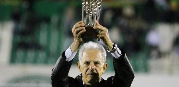 Carlos Alberto Silva, o técnico trisuper