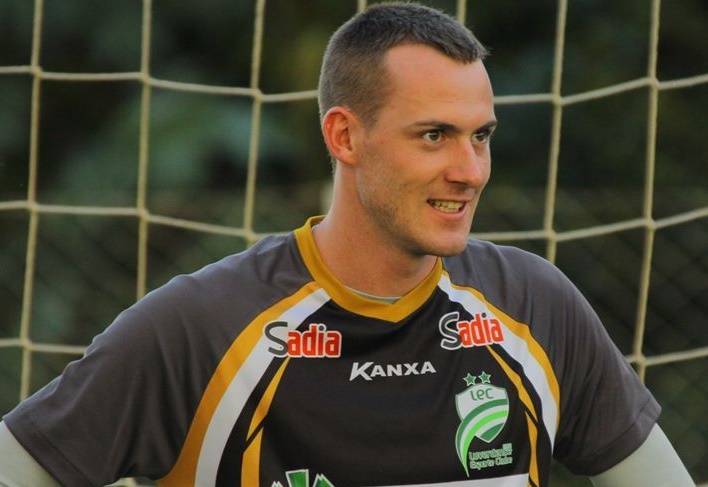 Santa Cruz contrata goleiro Edson Kolln