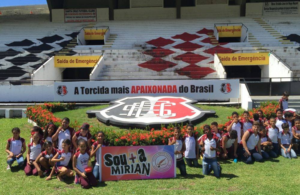 Estudantes de Lagoa de Itaenga conhecem o Arruda
