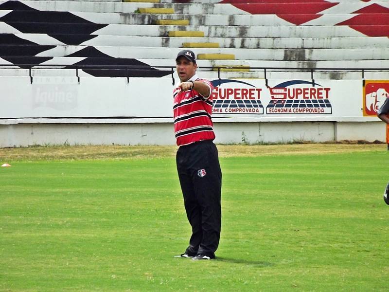 Diretoria oficializa contratação do técnico Marcelo Martelotte