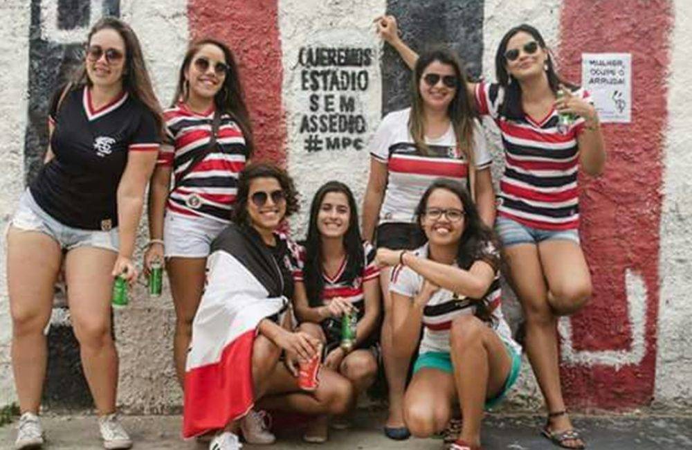 Coralinas: Lugar de mulher é onde o Santa estiver