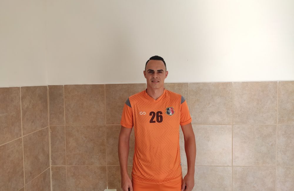 Victor Rangel é o novo atacante coral