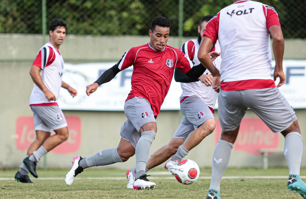 Santa Cruz treina no CT Ninho das Cobras