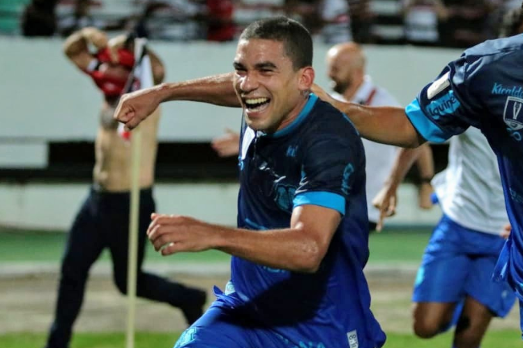 Santa Cruz anuncia Toty e João Victor para as laterais