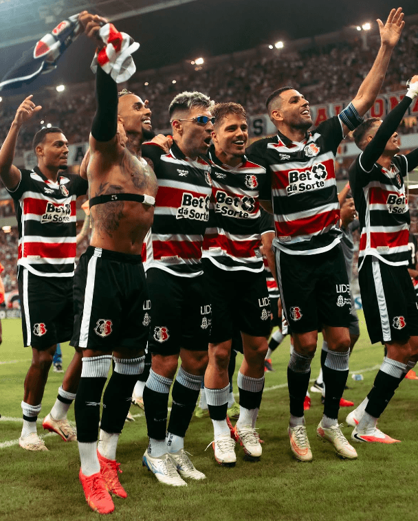 Santa cruz lota arena e vence o floresta