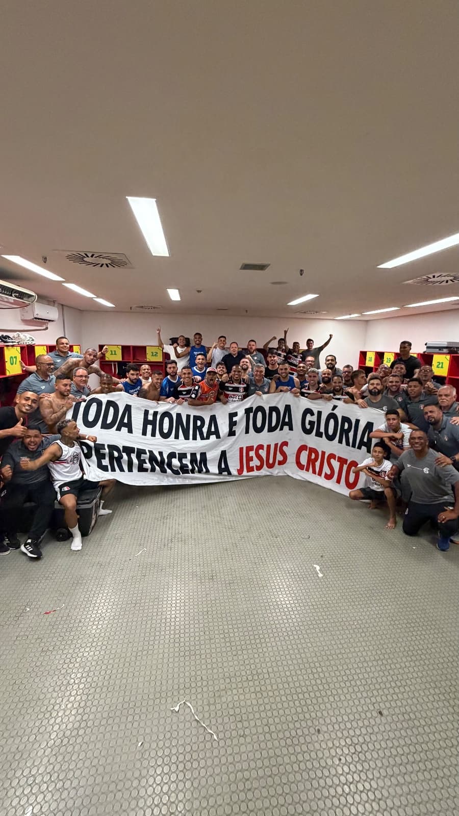 Com três vitórias, Santa Cruz segue na liderança do seu grupo na Série C