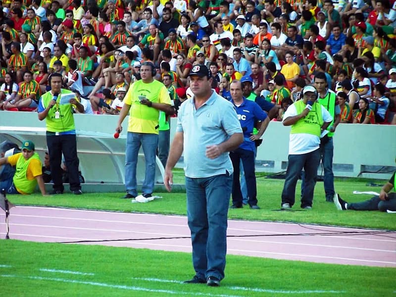 Técnico Vica: "Não fizemos um bom jogo, mas um bom resultado."