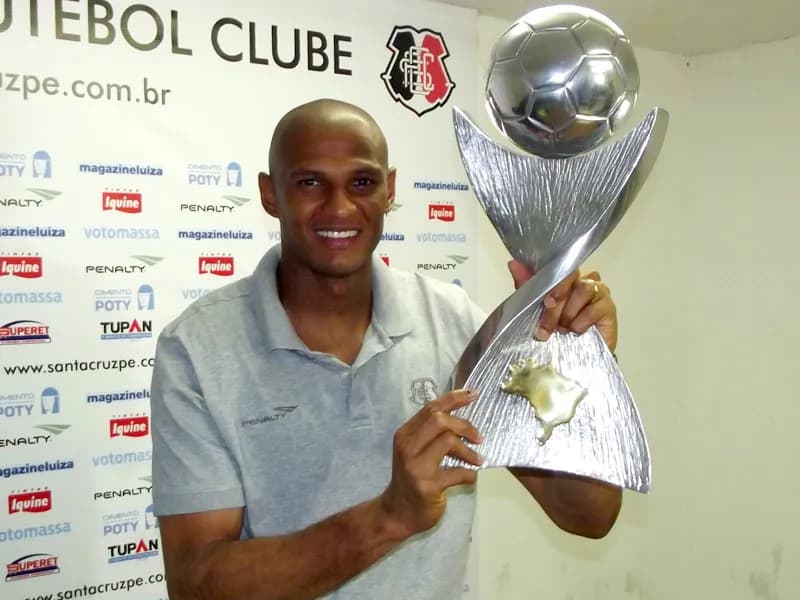 'Tiago Cardoso em dia de...' Luiz Neto.