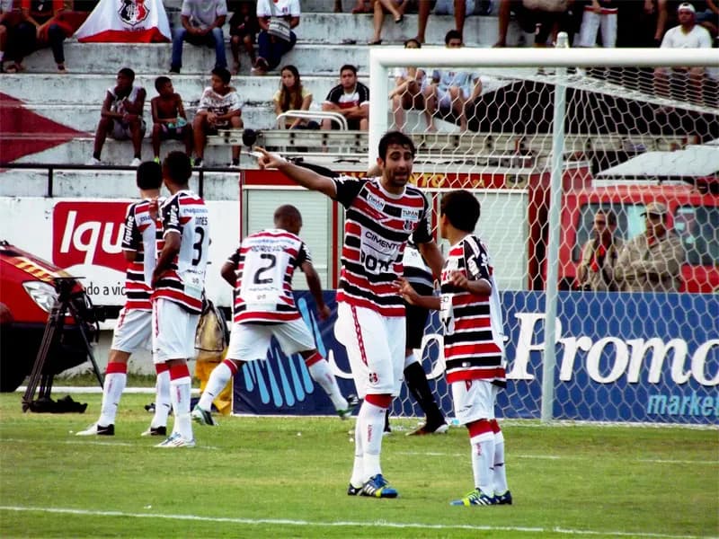 'Caubói do Arruda' e o sentimento para 2014:"Quem joga no Santa Cruz e não se identifica com o clube?"