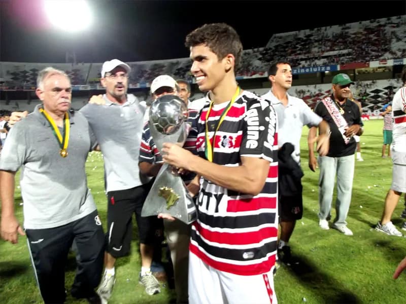 Otimista, Natan projeta 2014 com 'tríplice coroa'.