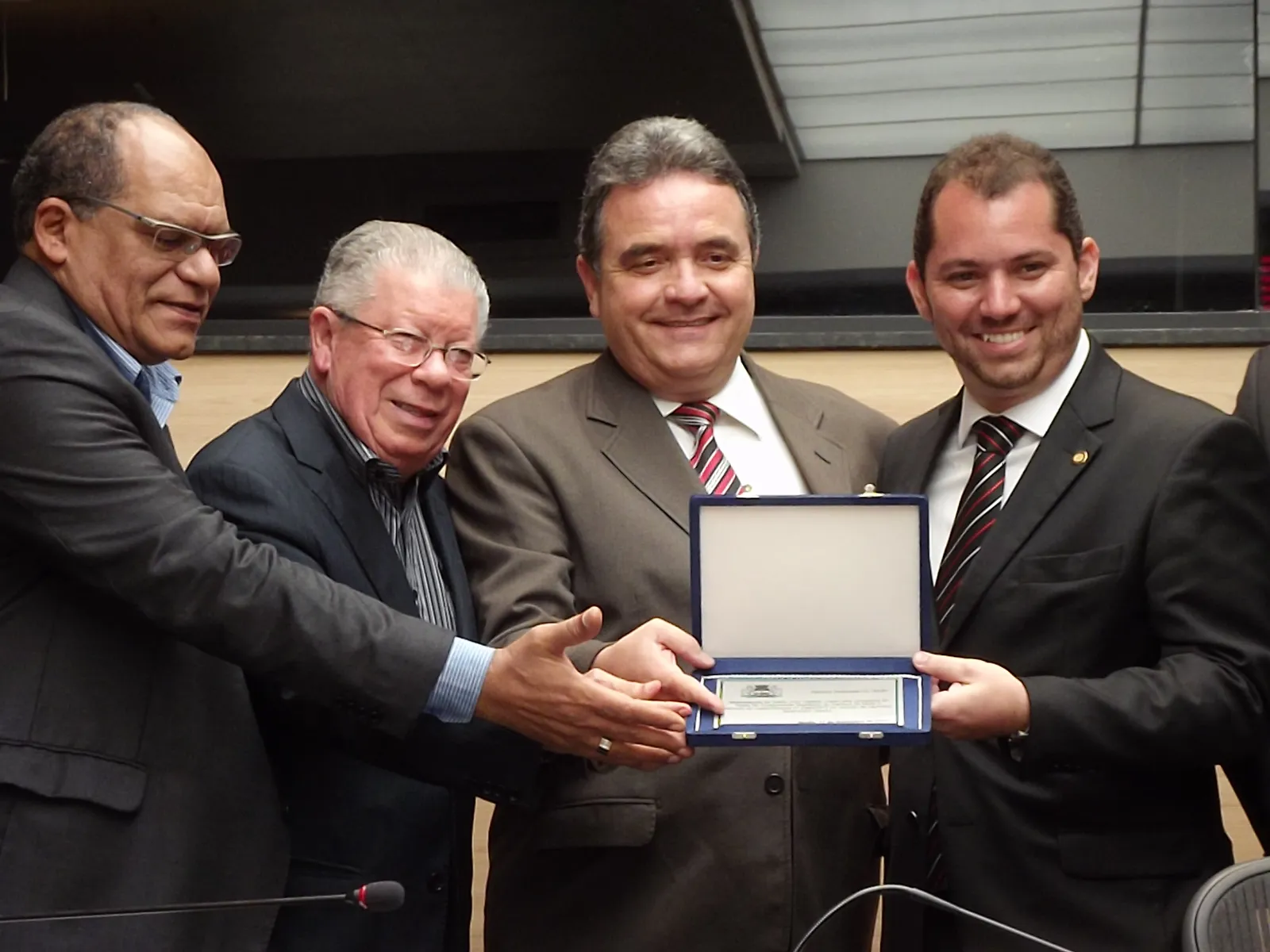 Avenida Beberibe pode 'virar' Avenida Santa Cruz Futebol Clube.
