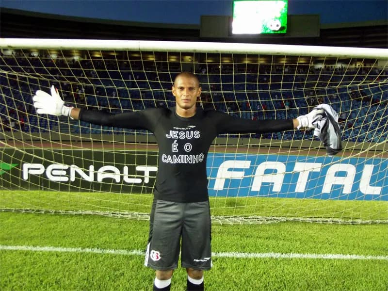 Diretoria oficializa permanência do goleiro Tiago Cardoso, até dezembro de 2015.