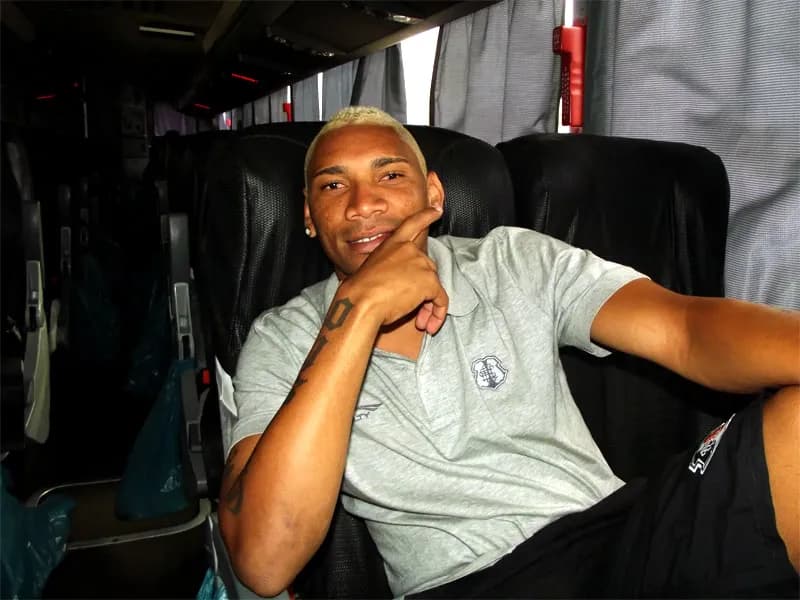 Atacante Flávio Recife acerta permanência no Arruda para o Ano do Centenário.