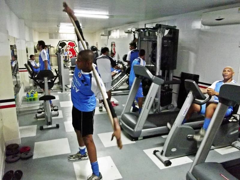 Atletas fazem mais um treino físico e seguem para Sai