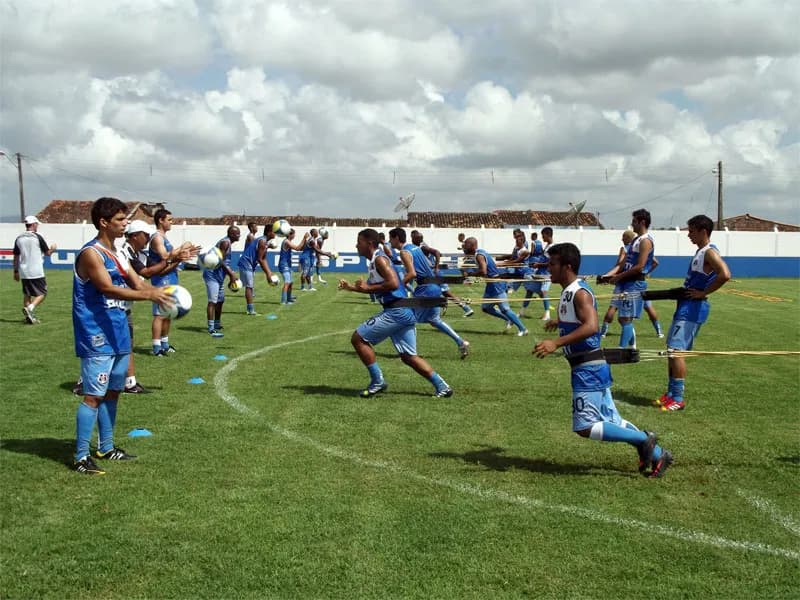 Sexta-feira começa - com novo material de treino - à base de treino físico.