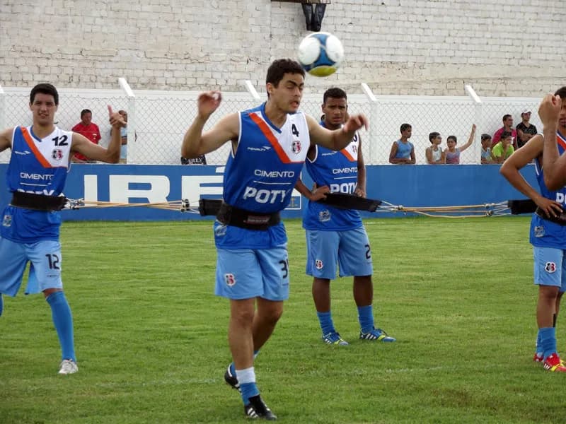 Raul vê favoritismo do Bahia no Grupo B, mas aposta no conjunto Coral.