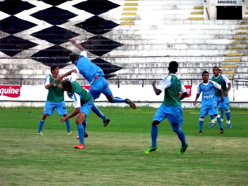 Treino técnico encerra primeiro dia de preparativos para enfrentar o Bahia.