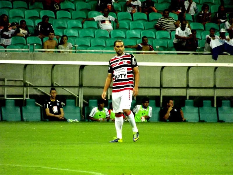 Léo Gamalho: Estreante 'matador' em noite de 'garçom.'