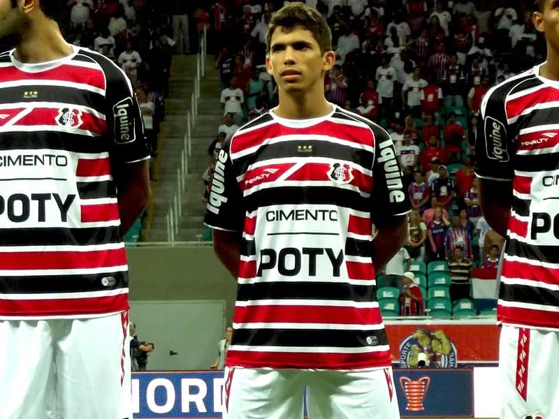 Meia Natan, após derrota, projeta jogo da volta: "Só a vitória nos interessa."