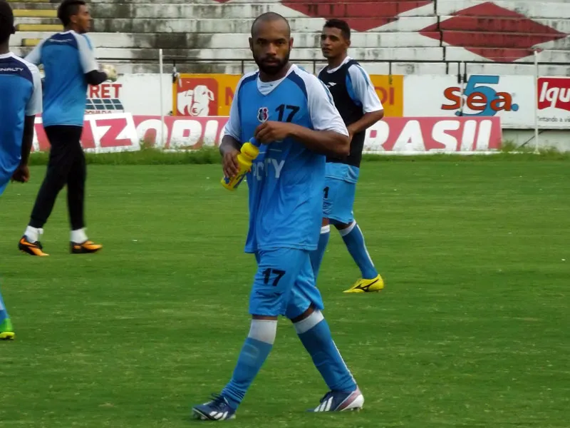 Tiago Costa não vê derrota no Lacerdão como ‘bicho de sete cabeças’ e crê em vitória no Rei Pelé.