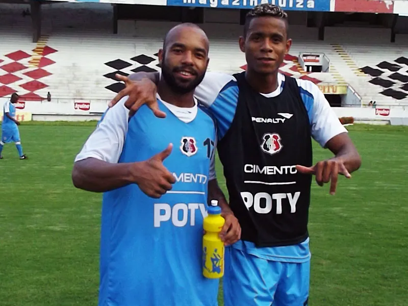 Dezenove atletas convocados para jogo contra o CSA/AL, no Rei Pelé.
