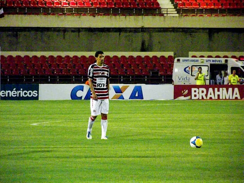 Luciano Sorriso, após 1x1 no Rei Pelé: "Precisamos vencer e, não só, jogar bonito."