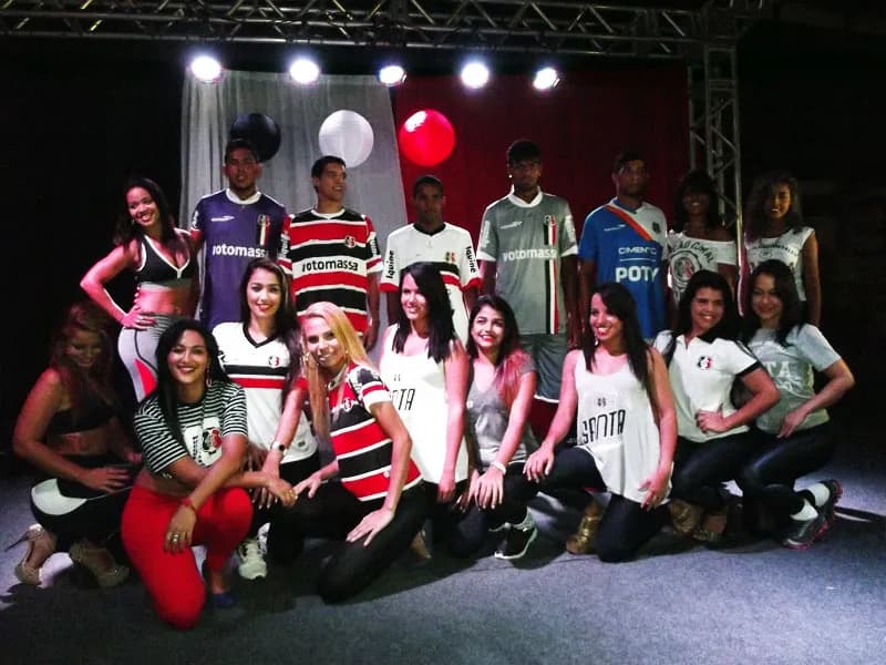 Lançamento de uniformes 2014 sela noite festiva no Arruda.