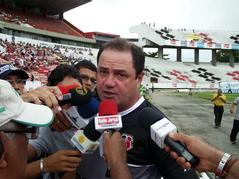 Vica exalta espírito de decisão do time, mas prega respeito ao Guarany-S na volta.