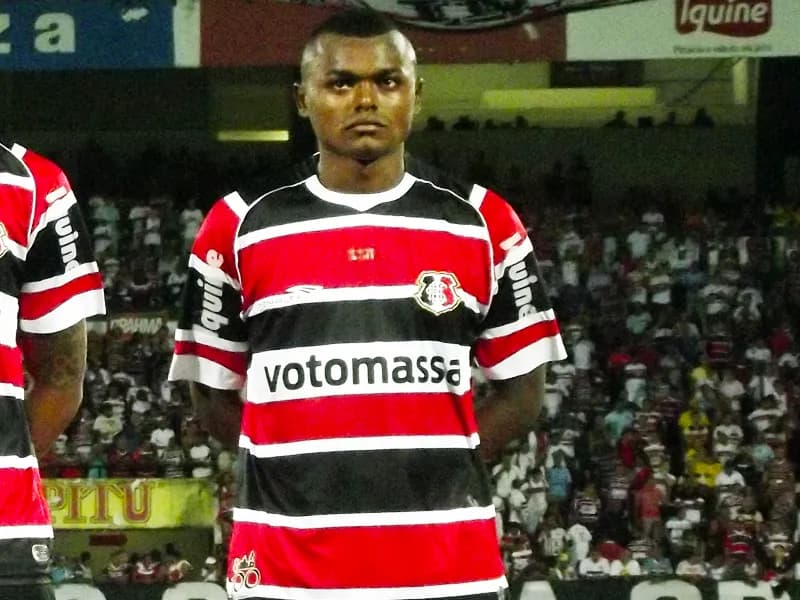 Em grande fase, Sandro Manoel não quer dar 'brecha para a concorrência'.