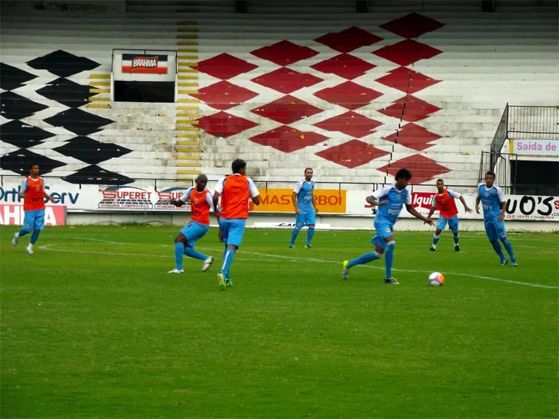 Mudanças à vista: Santa Cruz faz penúltimo treino, antes de enfrentar o Salgueiro.