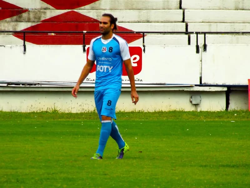 Léo Gamalho fica à disposição para voltar ao Cornélio de Barros.