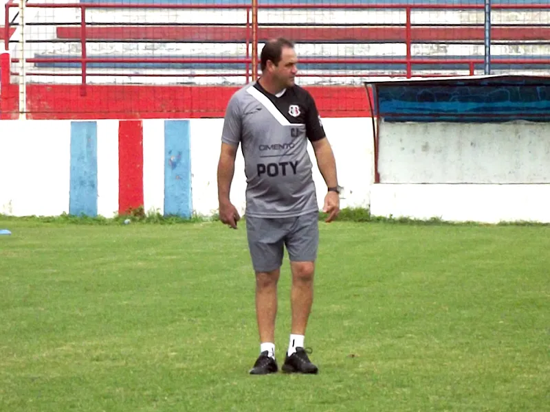 Vica confirma dois meias e quer o time em busca do gol em Sobral.