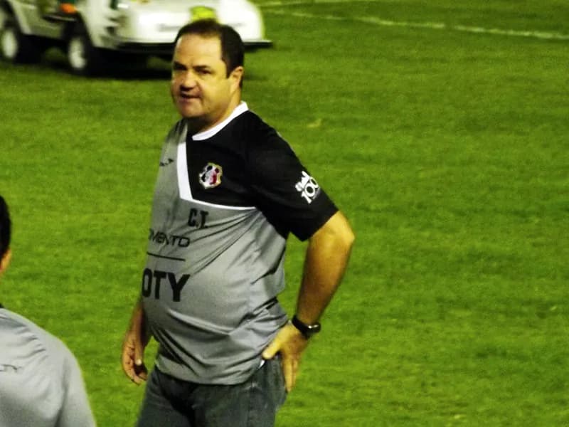 Apesar do 1º tempo Coral, Vica diz que "classificação foi mais que justa."
