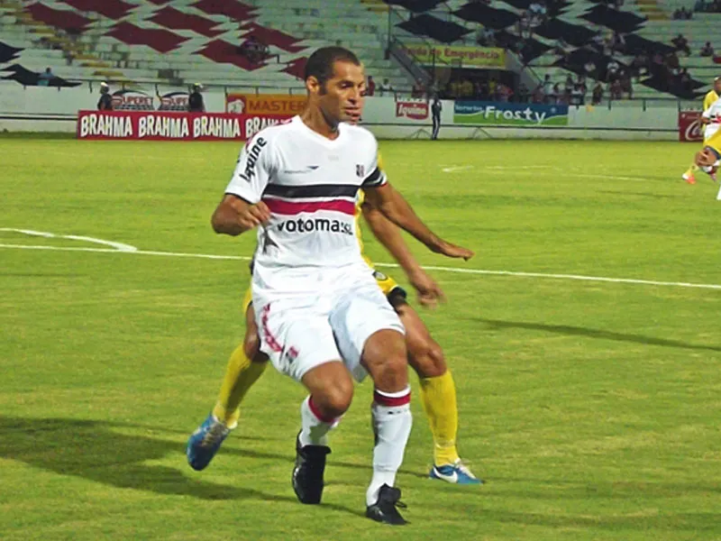Capitão César Lucena: Atenção com o Belo Jardim e gramado do Mendonção.