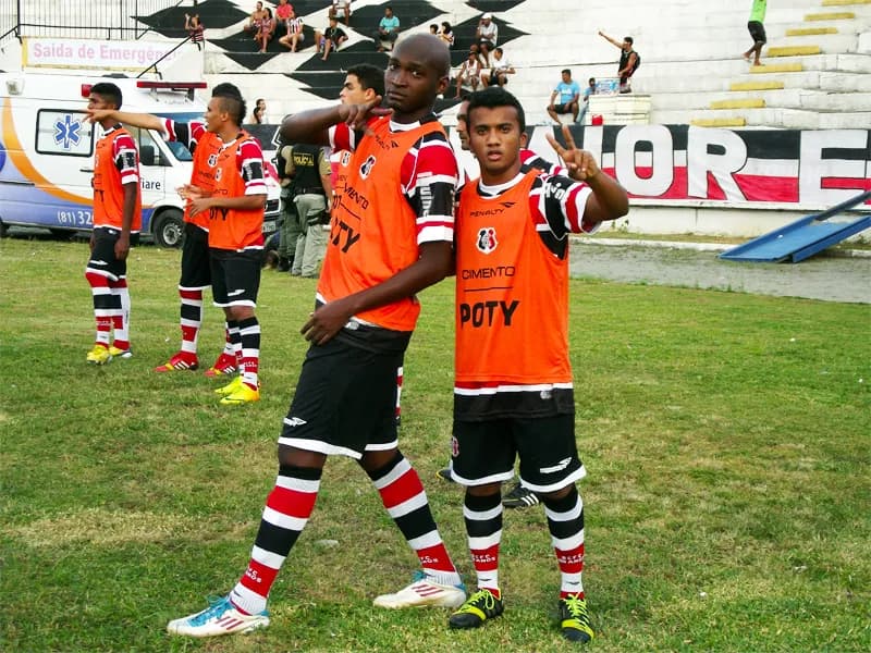 20 atletas relacionados para jogo contra o Porto na Arena PE.