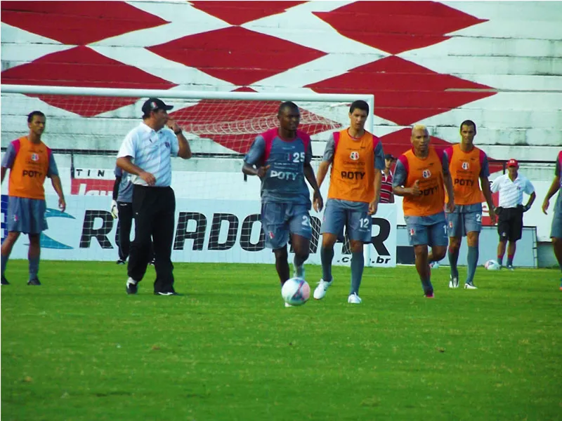 Santa Cruz com duas novidades para enfrentar o Belo Jardim.