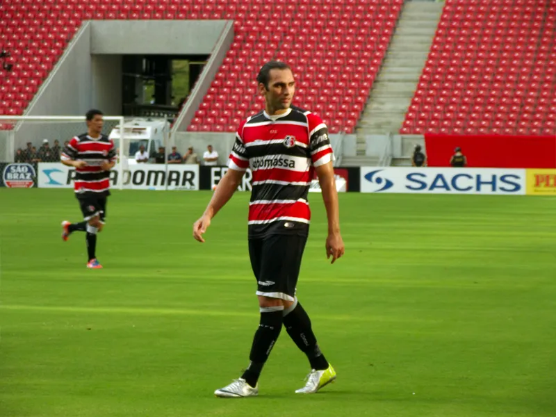 Léo Gamalho diz que objetivo é o Tetra, não a artilharia.