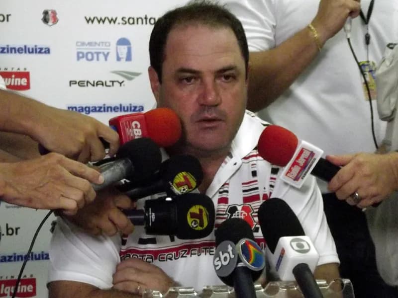 Na opinião de Vica, time Coral merecia a vitória.