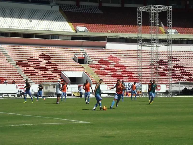 Santa Cruz encerra preparativos para estreia na Copa do Brasil.