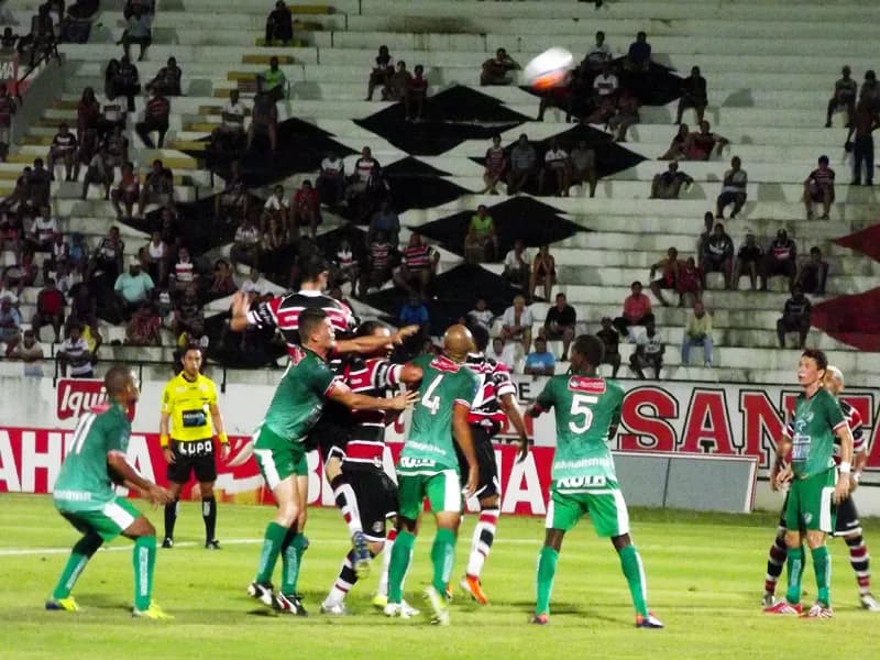 PE 2014: Santa Cruz perde do Salgueiro (2x1), no Arruda, e termina em 4º lugar.