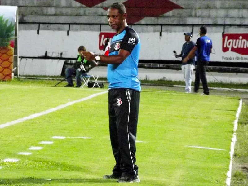 Interino, Ataide Macedo fala em equilíbrio para reverter momento adverso.
