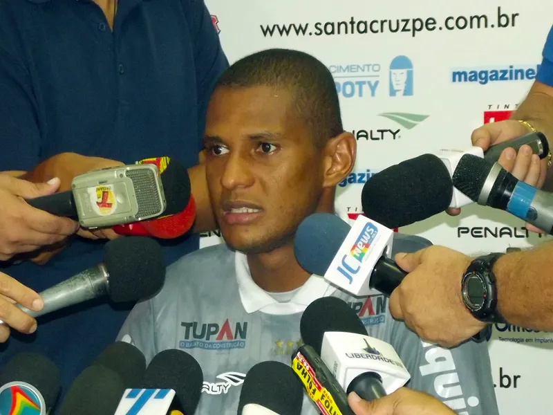 Tiago Cardoso faz apelo à torcida e diz que, com vaias, é bem mais difícil.