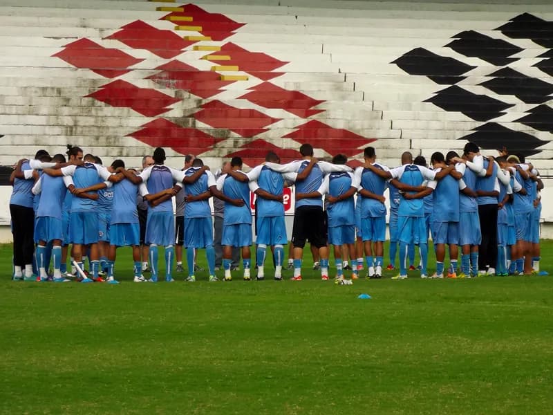 Elenco Coral faz treino técnico no José do Rego Maciel.