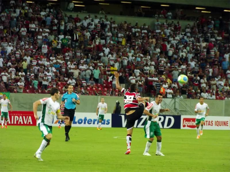 Santa Cruz para na trave, arbitragem e retranca do Luverdense/MT: 0x0.