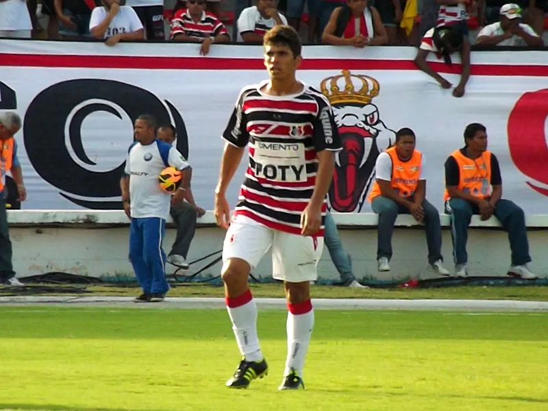 Natan 2013: 'Dez jogos é pouco; vou jogar o ano inteiro, sem interrupções'.