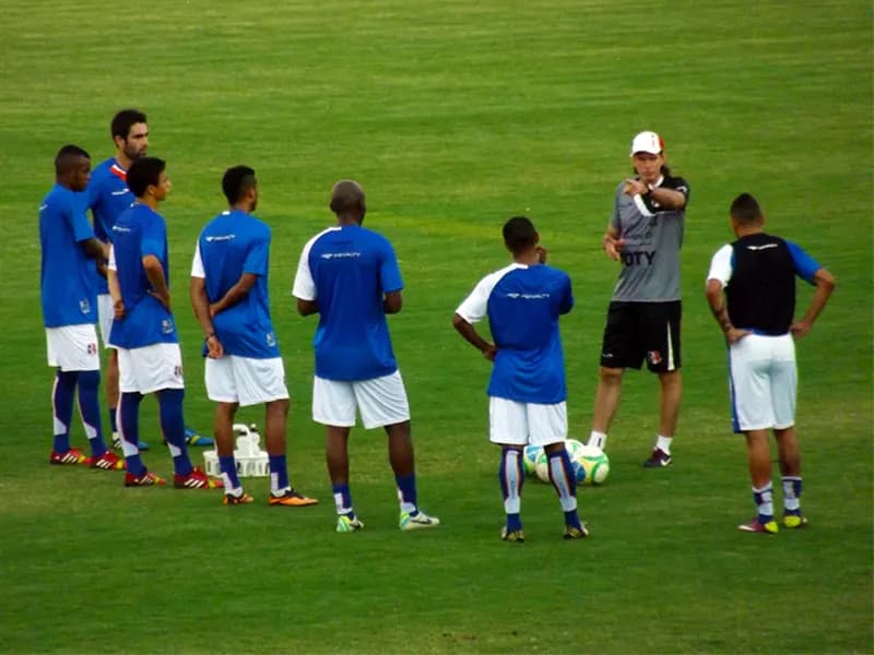 Time faz último treino na Fonte Luminosa, antes de pegar Oeste/SP.